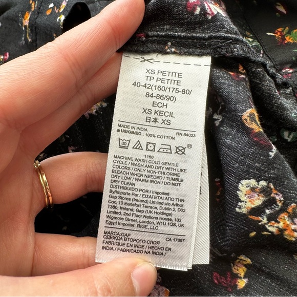 GAP Print Puffsleeve Blouse - Picture 7 of 7